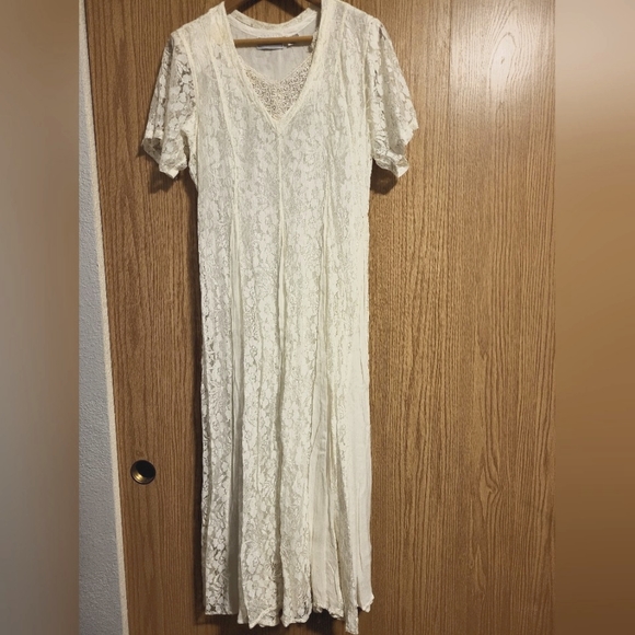 STARINA Dresses & Skirts - STARINA VINTAGE BOHO  "WEDDING" DRESS OFF WHITE.  14